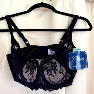 NWT Beautiful Black Lace Embroidered Balconette Underwear Bra 36DDD.